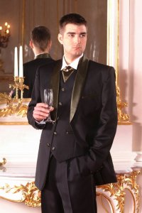 Henrik predĺžený čierny smoking